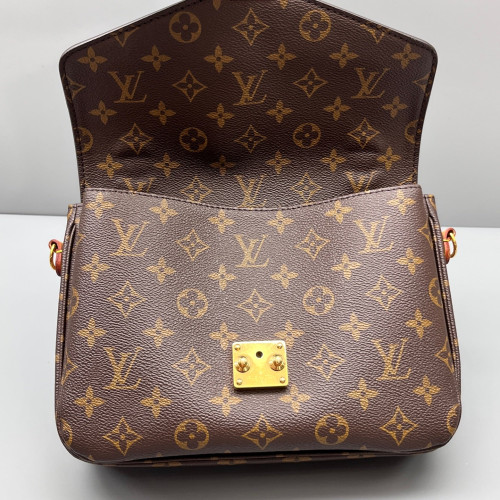 Louis Vuitton Pochette Metis Monogram Brown