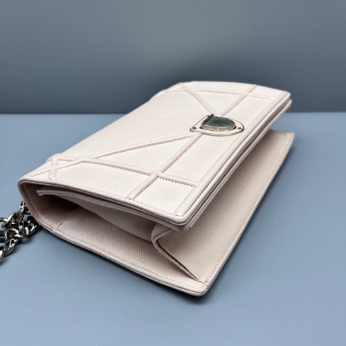 Dior Medium Diorama Cuir Cammeo