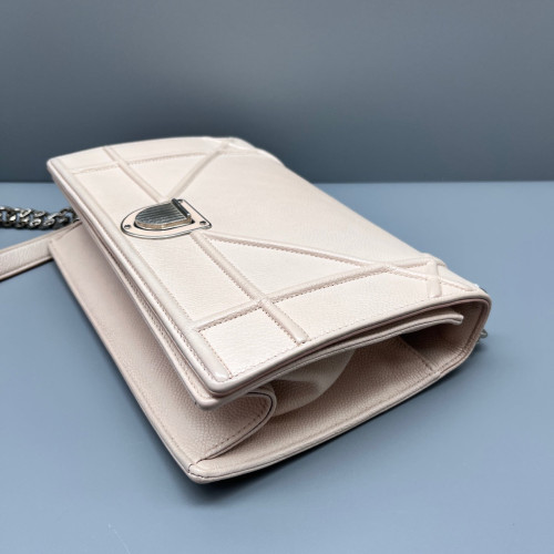 Dior Medium Diorama Cuir Cammeo