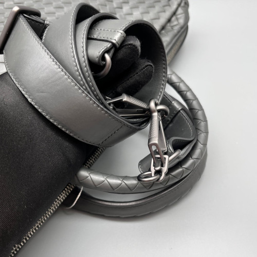 Bottega Veneta Intrecciato Briefcase Large Calfskin Intrecciato Grey