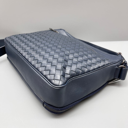 Bottega Veneta Messenger Calfskin Intrecciato Dark Blue