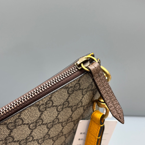 Gucci Clutch GG Supreme Monogram Beige Brown