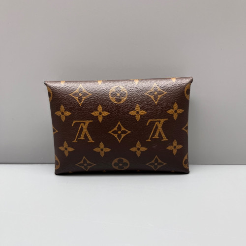 Louis Vuitton Clutch Monogram Brown