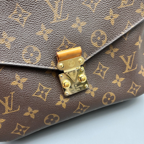 Louis Vuitton Pochette Metis Monogram Brown