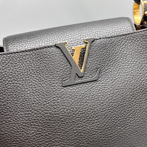 Louis Vuitton Capucines MM Grained Calfskin Black