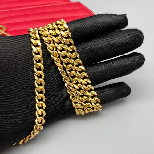 Yves Saint Laurent Envelope Wallet On Chain Shiny Caviar Calfskin Red