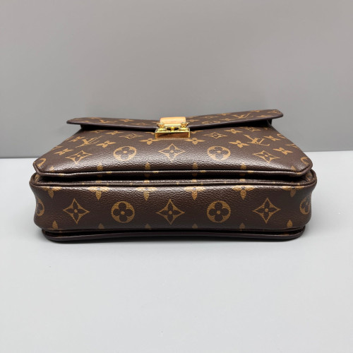 Louis Vuitton Pochette Metis Monogram Brown
