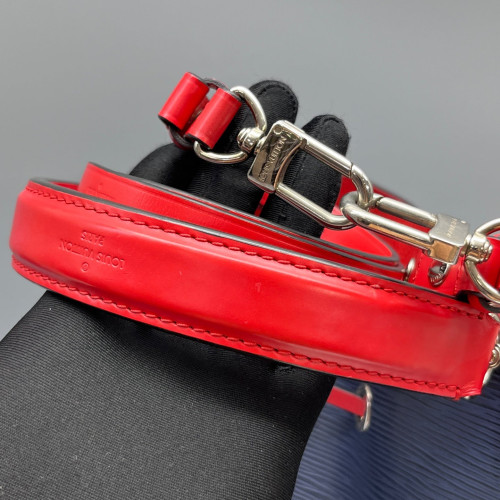 Louis Vuitton Neonoe MM Epi Dark Blue