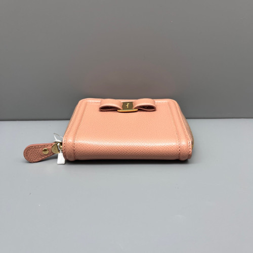 Salvatore Ferragamo Vara Bow Coin Purse Grained Calfskin Light Tan Salvatore Ferragamo Vara Bow Coin Purse Grained Calfskin Light Tan