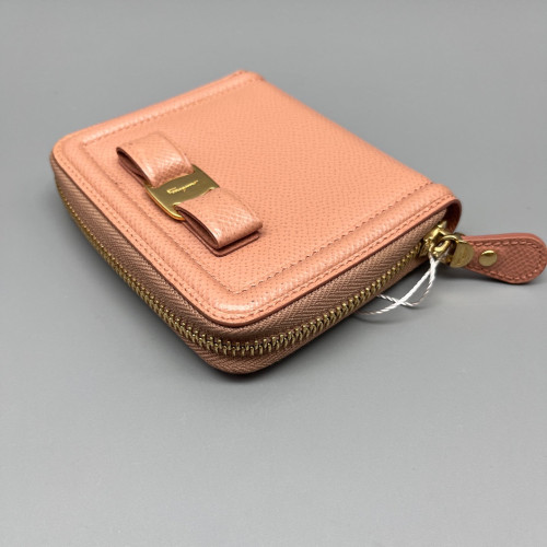 Salvatore Ferragamo Vara Bow Coin Purse Grained Calfskin Light Tan Salvatore Ferragamo Vara Bow Coin Purse Grained Calfskin Light Tan