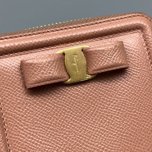 Salvatore Ferragamo Vara Bow Coin Purse Grained Calfskin Light Tan Salvatore Ferragamo Vara Bow Coin Purse Grained Calfskin Light Tan