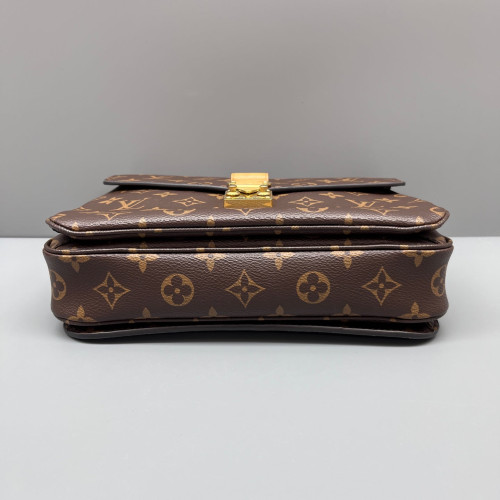 Louis Vuitton Pochette Metis Monogram Brown