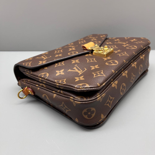 Louis Vuitton Pochette Metis Monogram Brown
