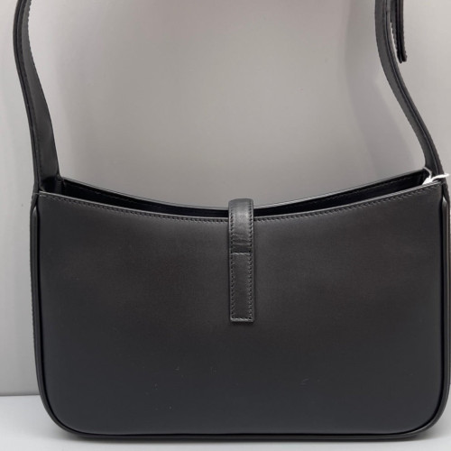 Yves Saint Laurent LE 5 A 7 Hobo Calfskin Black