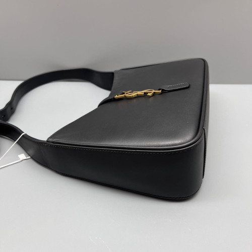 Yves Saint Laurent LE 5 A 7 Hobo Calfskin Black