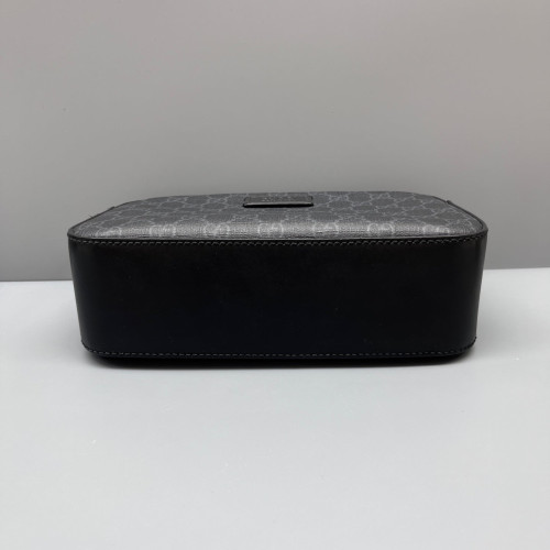 Gucci Camera Case GG Supreme Monogram Black
