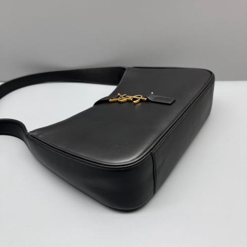 Yves Saint Laurent LE 5 A 7 Hobo Calfskin Black