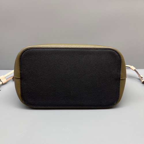 Louis Vuitton Lockme Bucket Calfskin Green