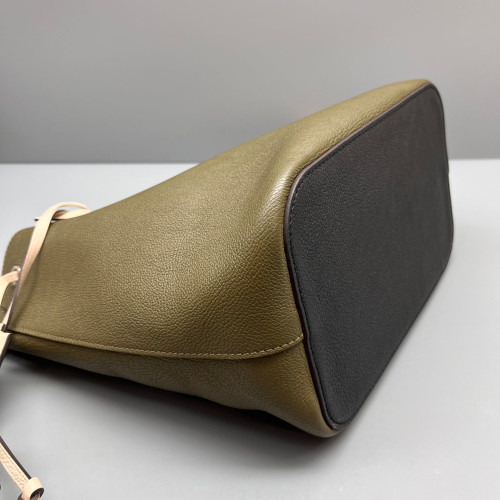 Louis Vuitton Lockme Bucket Calfskin Green