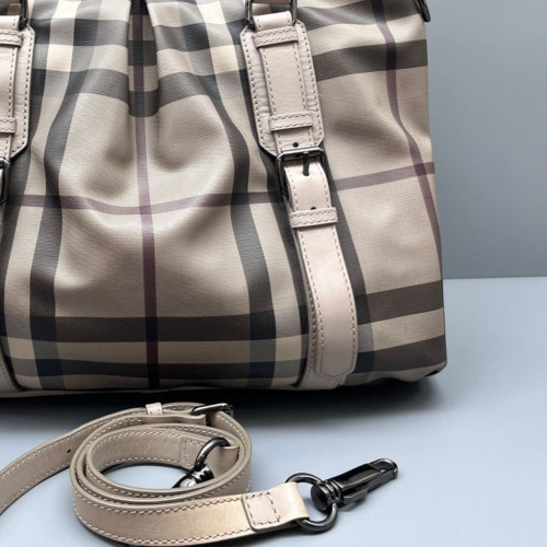 Burberry Tote Bag House Check Calfskin Beige Black Dark Red