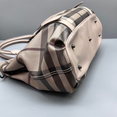 Burberry Tote Bag House Check Calfskin Beige Black Dark Red