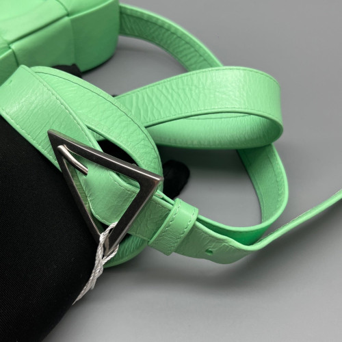 Bottega Veneta Classic Cassette Crossbody Bag Lambskin Intrecciato Nappa Green Bottega Veneta Classic Cassette Crossbody Bag Lambskin Intrecciato Nappa Green