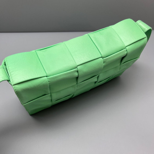 Bottega Veneta Classic Cassette Crossbody Bag Lambskin Intrecciato Nappa Green Bottega Veneta Classic Cassette Crossbody Bag Lambskin Intrecciato Nappa Green