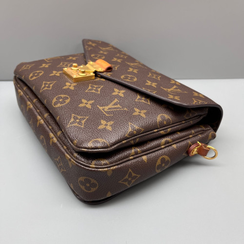 Louis Vuitton Pochette Metis Monogram Brown