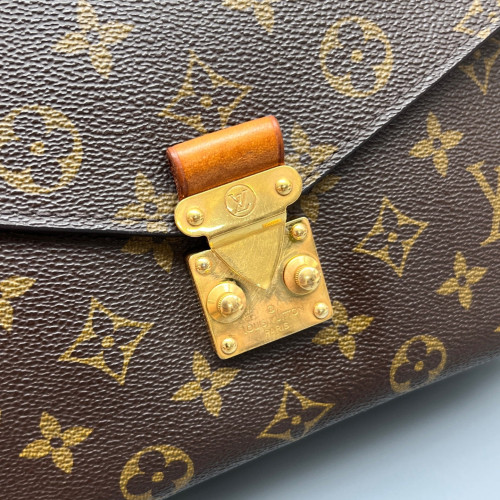 Louis Vuitton Pochette Metis Monogram Brown