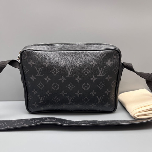 Louis Vuitton Outdoor Messenger GM Monogram Eclipse Black Light Grey