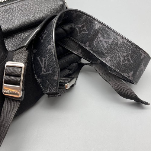 Louis Vuitton Outdoor Messenger GM Monogram Eclipse Black Light Grey
