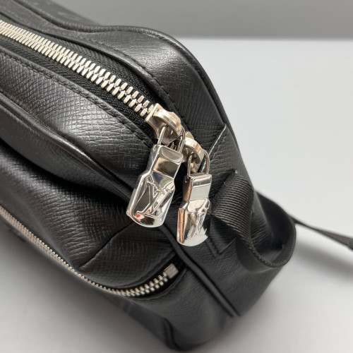 Louis Vuitton Outdoor Messenger GM Monogram Eclipse Black Light Grey