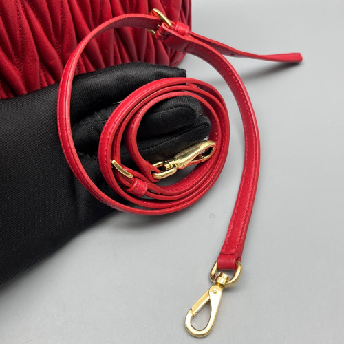 Miu Miu Wallet On Chain WOC Crumpled Lambskin Red