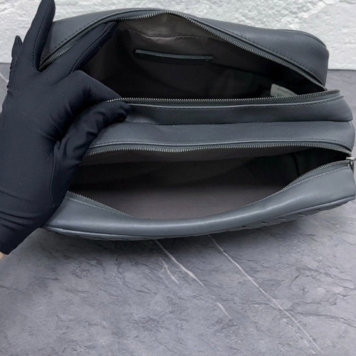 Bottega Veneta Clutch Calfskin Intrecciato Dark Grey