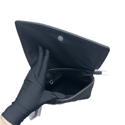 Bottega Veneta Shoulder Bag Calfskin Intrecciato Black