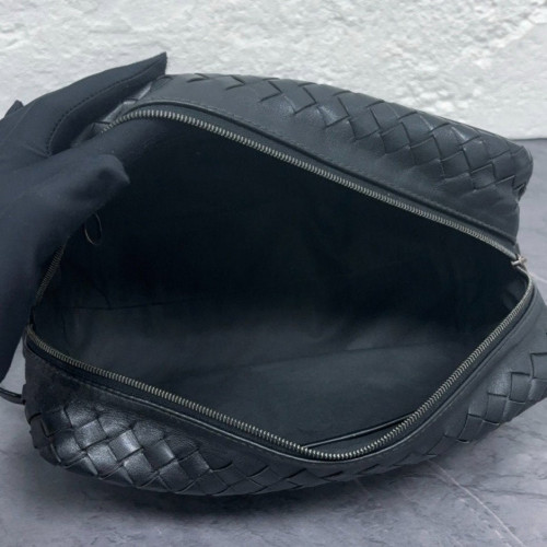 Bottega Veneta Clutch Calfskin Intrecciato Black