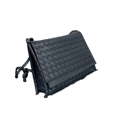 Bottega Veneta Shoulder Bag Calfskin Intrecciato Black