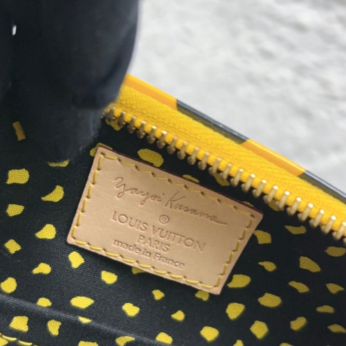 Louis Vuitton X Yayoi Kusama Papillon 30 Vernis Yellow Black Louis Vuitton X Yayoi Kusama Papillon 30 Vernis Yellow Black