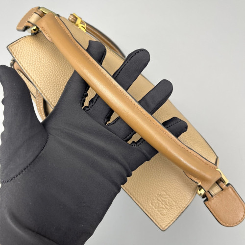 Loewe Small Puzzle Grained Calfskin Calfskin Beige Brown Loewe Small Puzzle Grained Calfskin Calfskin Beige Brown