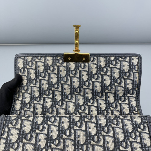 Dior 30 Montaigne Chain Flap Bag Oblique Calfskin Beige Navy