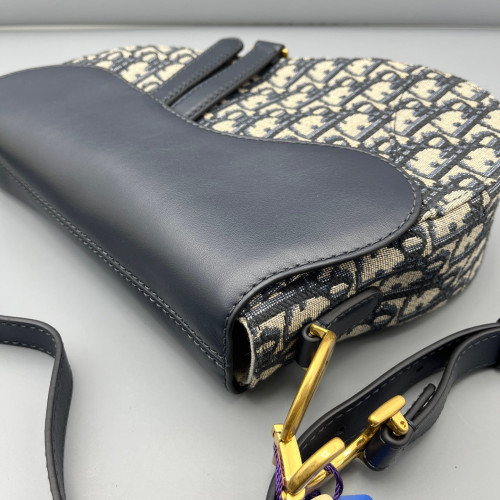 Dior Medium Saddle Bag Oblique Calfskin Beige Navy