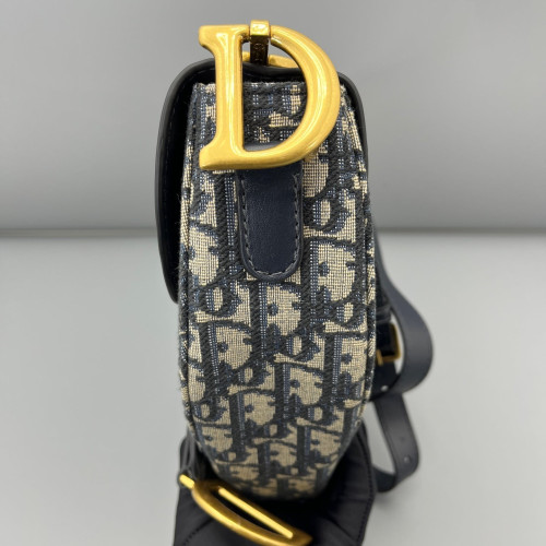 Dior Medium Saddle Bag Oblique Calfskin Beige Navy