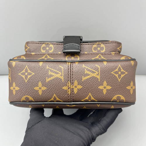 Louis Vuitton Messenger Monogram Canvas Calfskin Dark Brown Light Brown Black