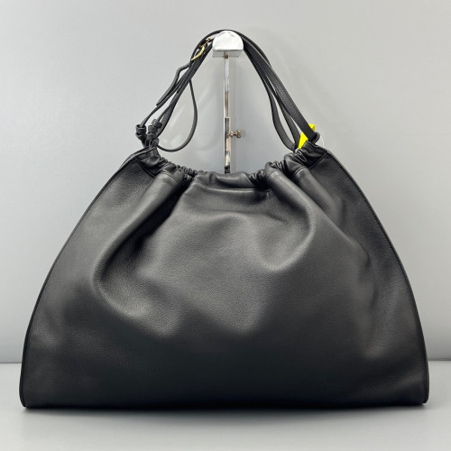 Gucci Interlocking G Tote Bag Grained Calfskin Black
