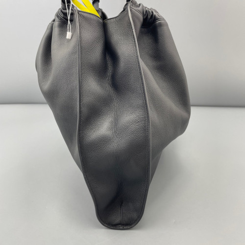 Gucci Interlocking G Tote Bag Grained Calfskin Black