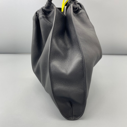 Gucci Interlocking G Tote Bag Grained Calfskin Black
