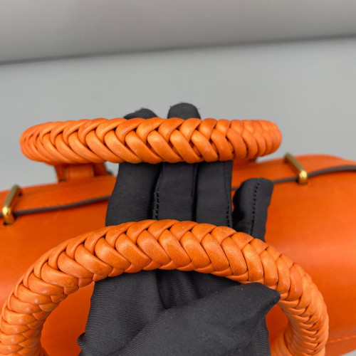Gucci Woven Handbag Calfskin Orange Gucci Woven Handbag Calfskin Orange