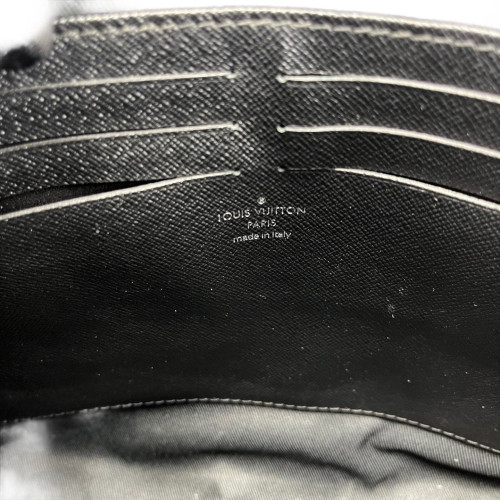 Louis Vuitton Pochette Voyage MM Damier Graphite Black