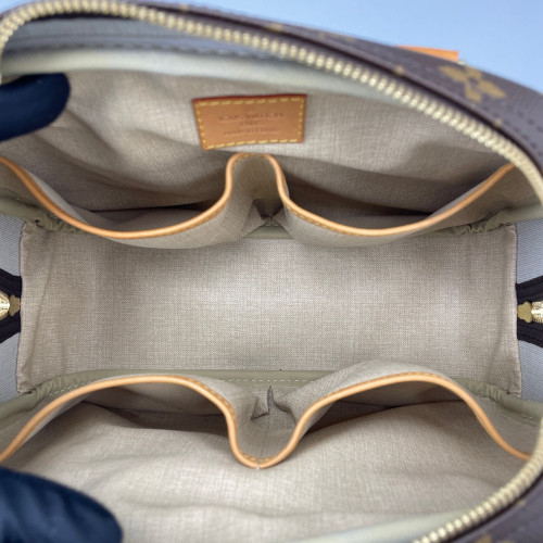 Louis Vuitton Handbag Monogram Brown