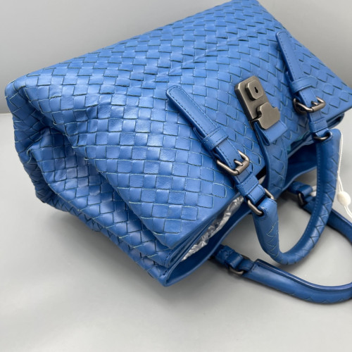 Bottega Veneta Small Roma Tote Bag Calfskin Intrecciato Blue
